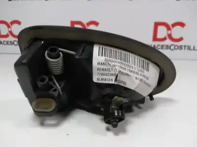 Peça sobressalente para automóvel em segunda mão puxador interior traseiro direito por renault clio ii fase ii (b/cb0) community referências oem iam 7700423888