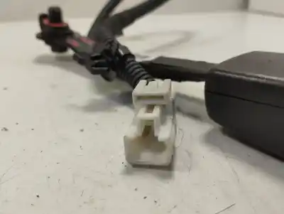 Pezzo di ricambio per auto di seconda mano gancio cintura anteriore destro per hyundai i40 style riferimenti oem iam 888303z000ry