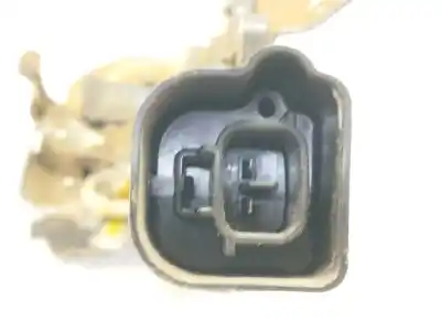 Pezzo di ricambio per auto di seconda mano serratura porta posteriore destra per toyota corolla (e12) 2.0 d-4d linea terra berlina riferimenti oem iam 123c2821