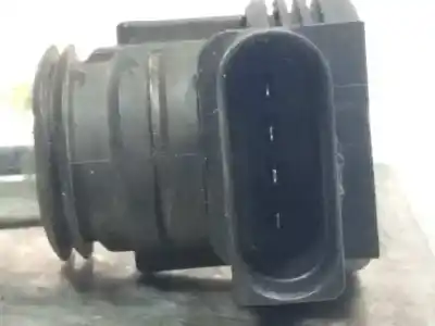 Pezzo di ricambio per auto di seconda mano Bobina Di Accensione per AUDI A3 (8P) 1.9 TDI Attraction 105 CV / 77 KW Riferimenti OEM IAM 07K905715F  78231005