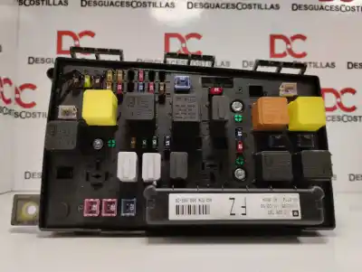 Second-hand car spare part fuse box unit for opel astra h caravan cosmo oem iam references 13205783