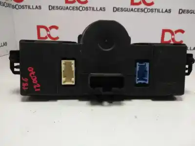 Pièce détachée automobile d'occasion COMMANDE DE CLIMATISATION / CHAUFFAGE pour RENAULT CLIO III  Références OEM IAM 8200296683  