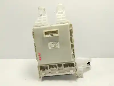 Peça sobressalente para automóvel em segunda mão caixa de fusíveis e relés por toyota auris active referências oem iam 8273002150a  