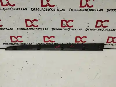 Pezzo di ricambio per auto di seconda mano modanatura per renault clio iii pack authentique riferimenti oem iam 8200289924  