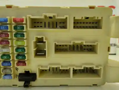 Pezzo di ricambio per auto di seconda mano scatola relè/fusibili per hyundai santa fe (bm) 2.2 crdi cat riferimenti oem iam 919502b200