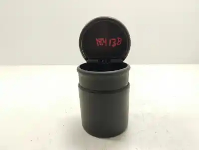 Peça sobressalente para automóvel em segunda mão cinzeiro por toyota auris active referências oem iam   