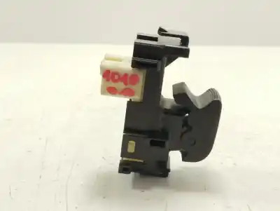 Peça sobressalente para automóvel em segunda mão botão / interruptor elevador vidro dianteiro direito por toyota auris active referências oem iam 8292b82  
