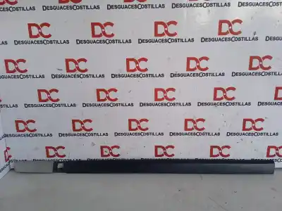 Second-hand car spare part decorative moulding for renault clio iii exception oem iam references 8200289909