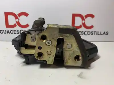Peça sobressalente para automóvel em segunda mão fechadura da porta traseira esquerda por toyota corolla (_e12_) 1.4 d (nde120_) referências oem iam   