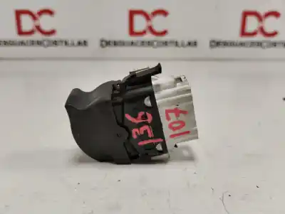 Peça sobressalente para automóvel em segunda mão botão / interruptor elevador vidro dianteiro direito por renault clio ii fase ii (b/cb0) authentique referências oem iam 26488