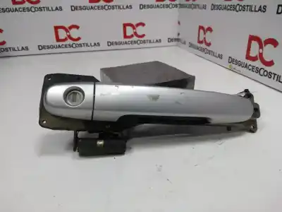 Pezzo di ricambio per auto di seconda mano maniglia esterna anteriore sinistra per toyota corolla (e12) 2.0 d-4d linea terra berlina riferimenti oem iam 