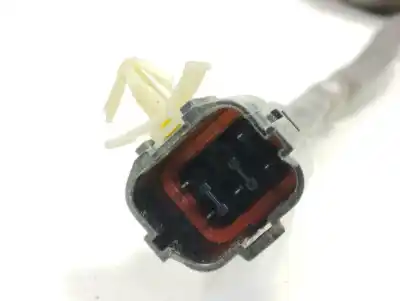 Second-hand car spare part left front door lock for kia carens ii monospace (fj) 2.0 crdi oem iam references   