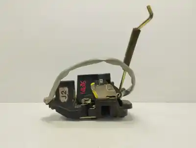 Second-hand car spare part front right door lock for kia carens ii monospace (fj) 2.0 crdi oem iam references   