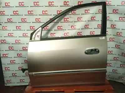 Second-hand car spare part left front door for kia carens ii monospace (fj) 2.0 crdi oem iam references 0k2ja59020  