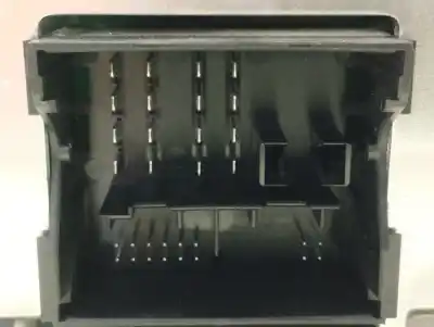 Peça sobressalente para automóvel em segunda mão sistema de áudio / rádio cd por ford kuga (cbv) trend referências oem iam 8v4t18c815ae  