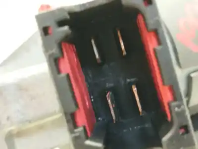 Second-hand car spare part ignition switch for renault clio iii authentique 86 cv / 63 kw oem iam references 7701208408  