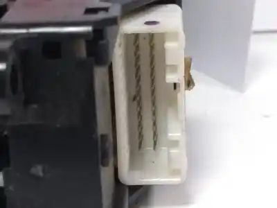 Second-hand car spare part LEFT FRONT POWER WINDOW SWITCH for TOYOTA COROLLA VERSO (ZER_, ZZE12_, R1_)  OEM IAM references 848200F030  54035084 / JD9676 / 8480202251B0