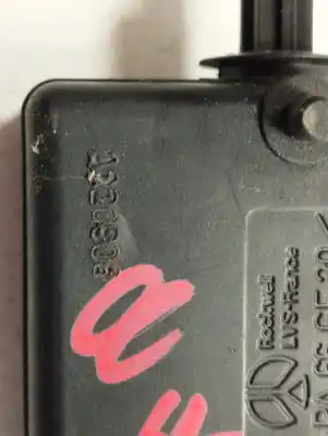 Pezzo di ricambio per auto di seconda mano motore chiusura cancello centralizzato per renault scenic (ja..) 1.4 16v rxe 107 cv / 79 kw riferimenti oem iam   