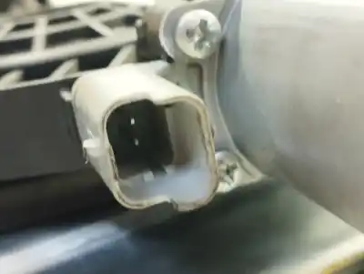 Peça sobressalente para automóvel em segunda mão elevador de vidros dianteiro direito por renault kadjar zen referências oem iam 807209732r  