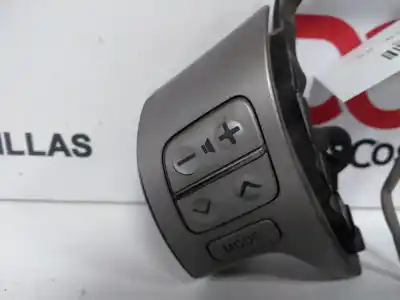 Peça sobressalente para automóvel em segunda mão comandos do volante por toyota auris active referências oem iam   