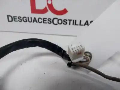 Peça sobressalente para automóvel em segunda mão comandos do volante por toyota auris active referências oem iam   