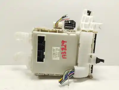 İkinci el araba yedek parçası röle/sigorta kutusu için toyota verso active oem iam referansları 827300f051c