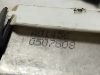 Peça sobressalente para automóvel em segunda mão fechadura da porta dianteira direita por citroen berlingo combi hdi 90 sx referências oem iam 9135ea  