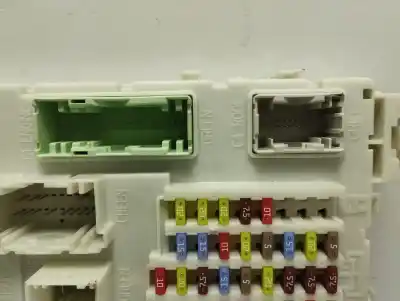 Peça sobressalente para automóvel em segunda mão caixa de fusíveis e relés por ford focus iii 1.5 tdci referências oem iam f1dt14a073pf  