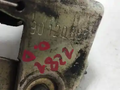 Pezzo di ricambio per auto di seconda mano serratura porta anteriore destra per opel kadett e ls berlina riferimenti oem iam 90240900  