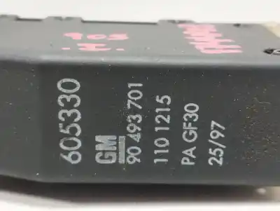 Peça sobressalente para automóvel em segunda mão fechadura da porta dianteira esquerda por opel corsa b base referências oem iam 90493701  
