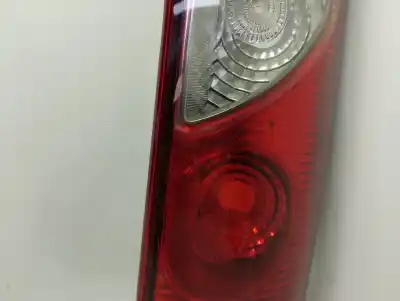 Recambio de automóvil de segunda mano de PILOTO TRASERO DERECHO para RENAULT KANGOO Profesional referencias OEM IAM 8200419952  