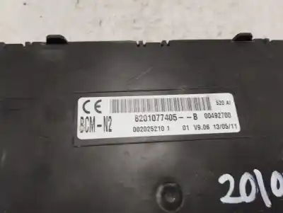 Pezzo di ricambio per auto di seconda mano scatola relè/fusibili per renault kangoo dynamique riferimenti oem iam 8201077405  