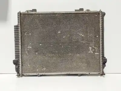 Pièce détachée automobile d'occasion RADIATEUR D'EAU pour MERCEDES-BENZ CLASE E (W210) BERLINA DIESEL  Références OEM IAM A2105005803  