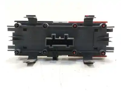 Tweedehands auto-onderdeel waarschuwing voor renault megane ii classic berlina confort authentique 106 cv / 78 kw oem iam-referenties 8200407415