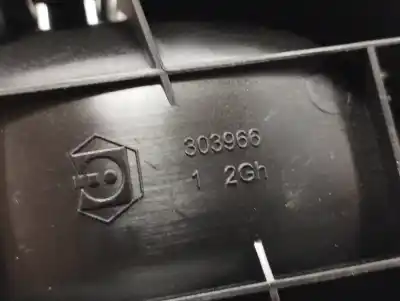 Peça sobressalente para automóvel em segunda mão puxador interior traseiro esquerdo por peugeot 208 tech edition blue hdi referências oem iam 9143t8