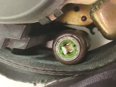 Pièce détachée automobile d'occasion CEINTURE DE SÉCURITÉ AVANT DROITE pour PEUGEOT 307 (S1) XR Références OEM IAM 8974T5  