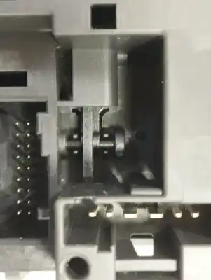 Автозапчастина б/у команда чистити для renault clio iii pack authentique посилання на oem iam 8201590631  