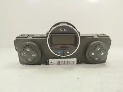 Pièce détachée automobile d'occasion COMMANDE DE CLIMATISATION / CHAUFFAGE pour RENAULT CLIO III  Références OEM IAM 8200296683  