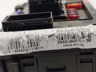 Peça sobressalente para automóvel em segunda mão caixa de fusíveis e relés por citroen c5 berlina 2.2 hdi vivace referências oem iam 9643498680