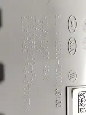 Second-hand car spare part interior light for kia stonic (ybcuv) drive oem iam references 92800f2010  