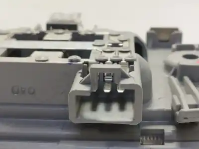 Second-hand car spare part interior light for kia stonic (ybcuv) drive oem iam references 92850c7010bf3  