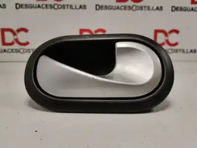 Second-hand car spare part interior right front handle for renault clio iii exception oem iam references 8200310580  