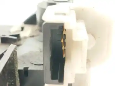 Автозапчасти б/у замок багажника/ворот за renault clio iii pack authentique ссылки oem iam 8200076240  