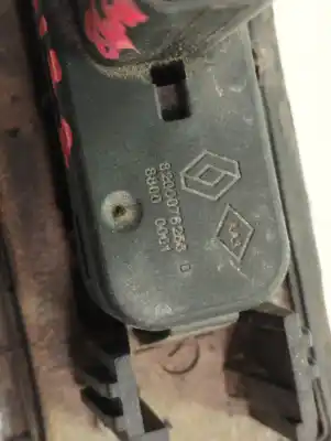 Pezzo di ricambio per auto di seconda mano maniglia esterna del cancello per renault clio iii pack authentique riferimenti oem iam 8200076256  