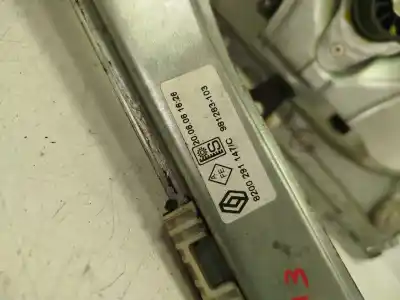 Second-hand car spare part passenger side right window regulator for renault clio iii pack authentique oem iam references 8200843597  