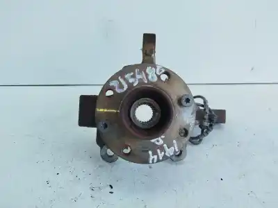 Pièce détachée automobile d'occasion MOYEU DE ROUE AVANT DROITE pour RENAULT CLIO III  Références OEM IAM 8200345945  