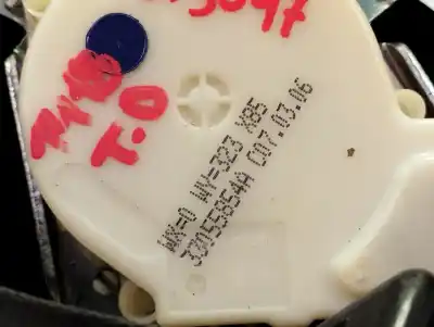 Автозапчастина б/у задній правий ремін безпеки для renault clio iii pack authentique посилання на oem iam 8200683953  