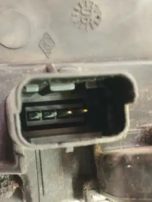 Автозапчасти б/у замок передней правой двери за renault clio iii pack authentique ссылки oem iam 8200300125  