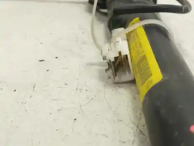 Автозапчастина б/у правий натяжач подушки безпеки для renault clio iii pack authentique посилання на oem iam 8200454674  