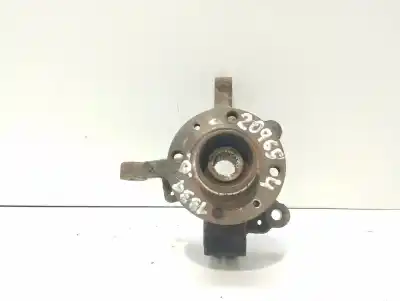 Pièce détachée automobile d'occasion MOYEU DE ROUE AVANT DROITE pour RENAULT CLIO III  Références OEM IAM 8200345945  